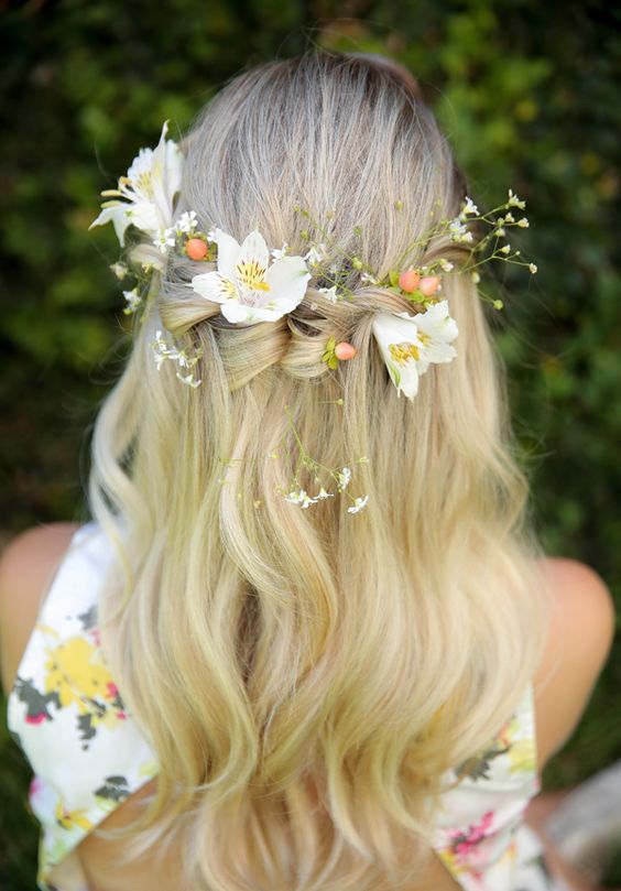 penteado com flores