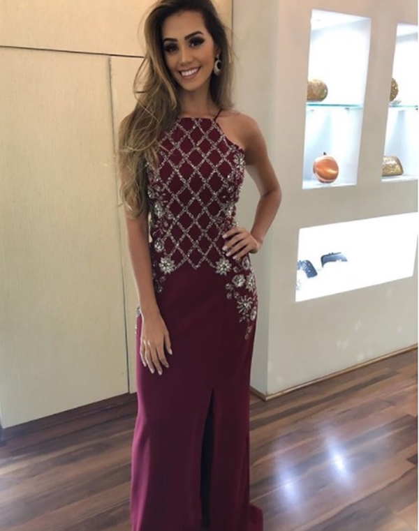 vestido cor de vinho combina com que cor de sapato