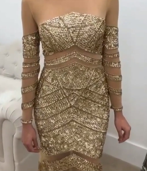 vestido de festa dourado manga longa