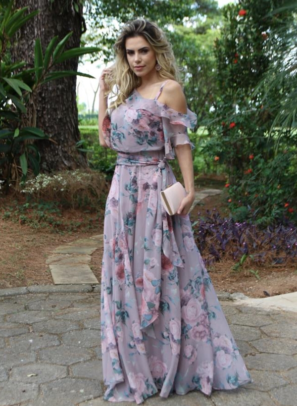 vestido branco com estampa floral