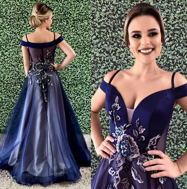 Vestido de festa azul marinho estilo princesa