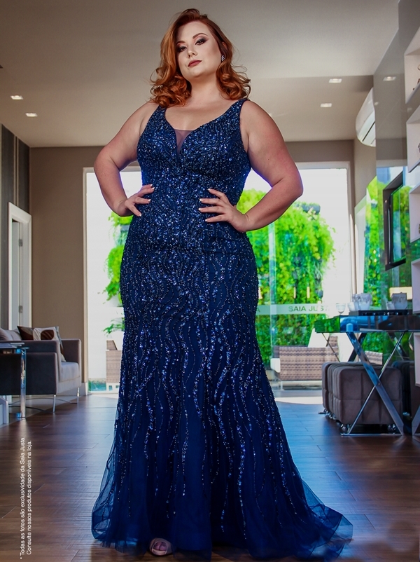 vestido azul plus size casamento