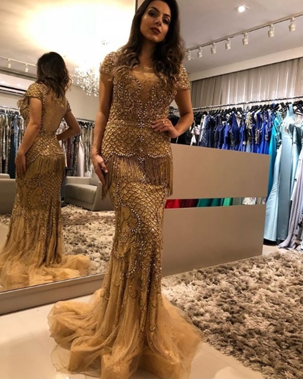 vestido dourado
