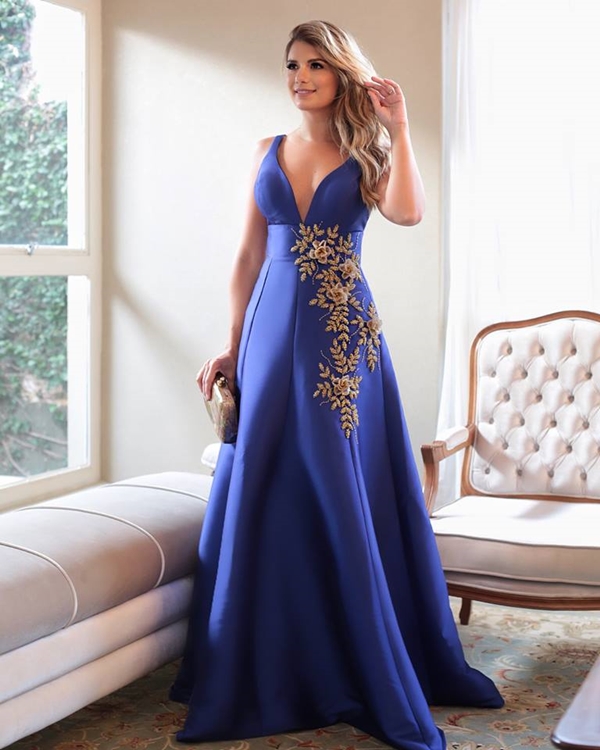 vestido de festa estilo princesa azul royal