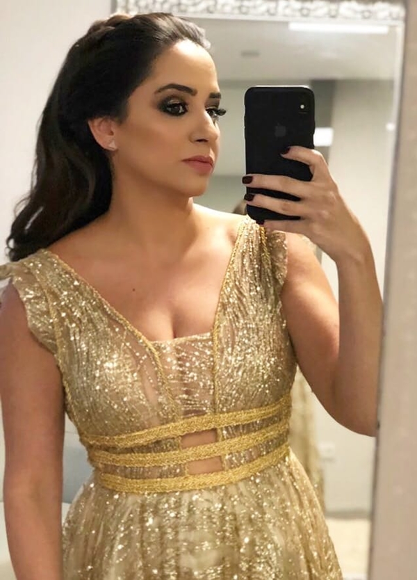 vestido bordado dourado