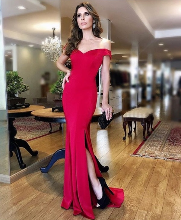 vestido longo vermelho justinho