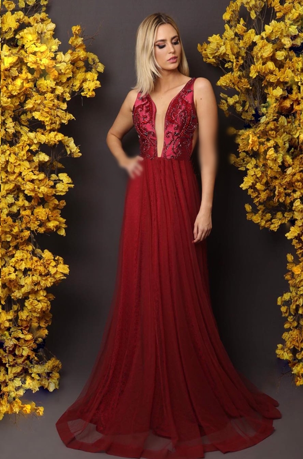 vestido de festa marsala com bordado delicado