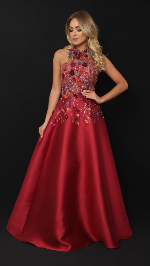 vestido marsala longo bordado estilo princesa