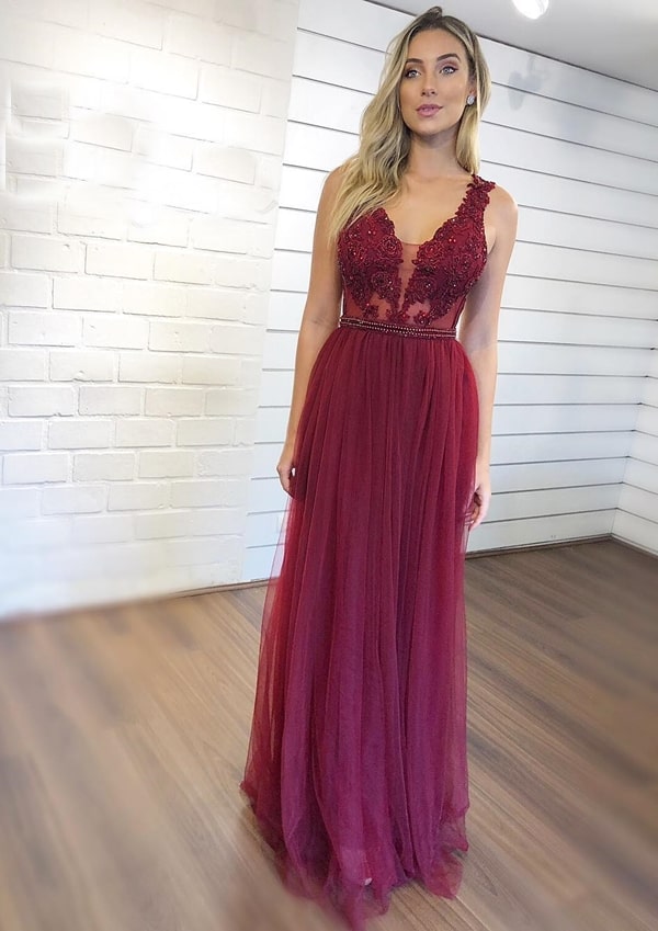 vestido longo marsala com saia de tule 