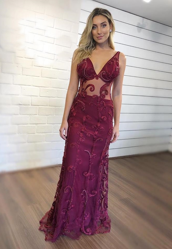 Vestido marsala com transparência