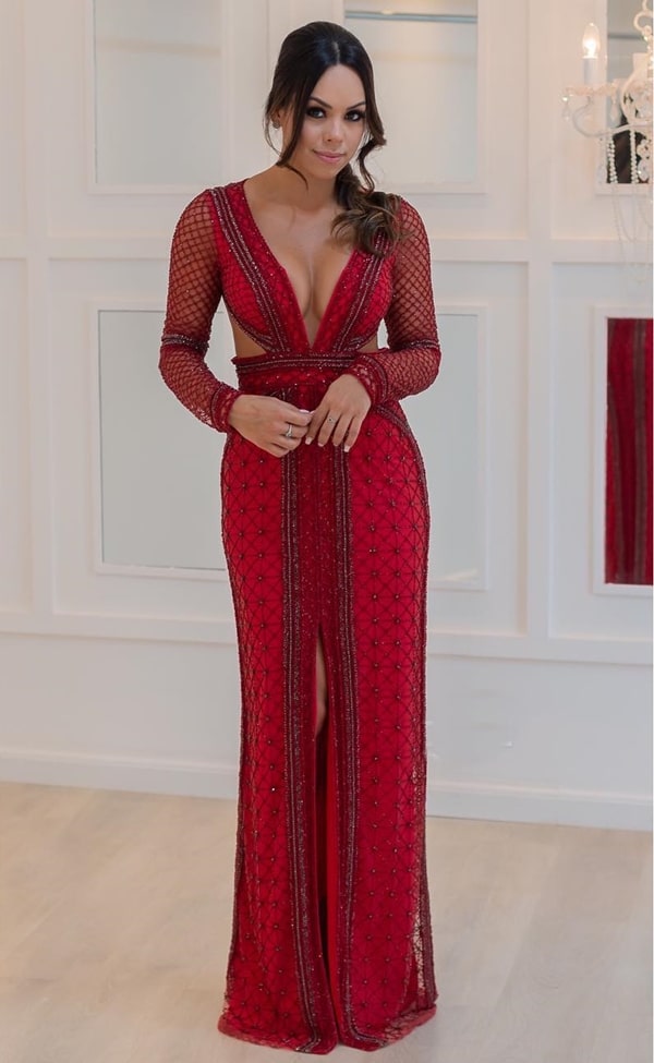 vestido longo vermelho bordado com manga longa