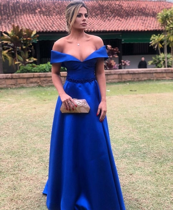 vestido longo azul royal estilo princesa