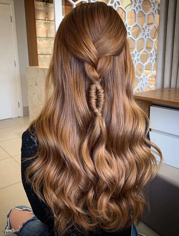 penteado de festa semi preso para madrinha de casamento