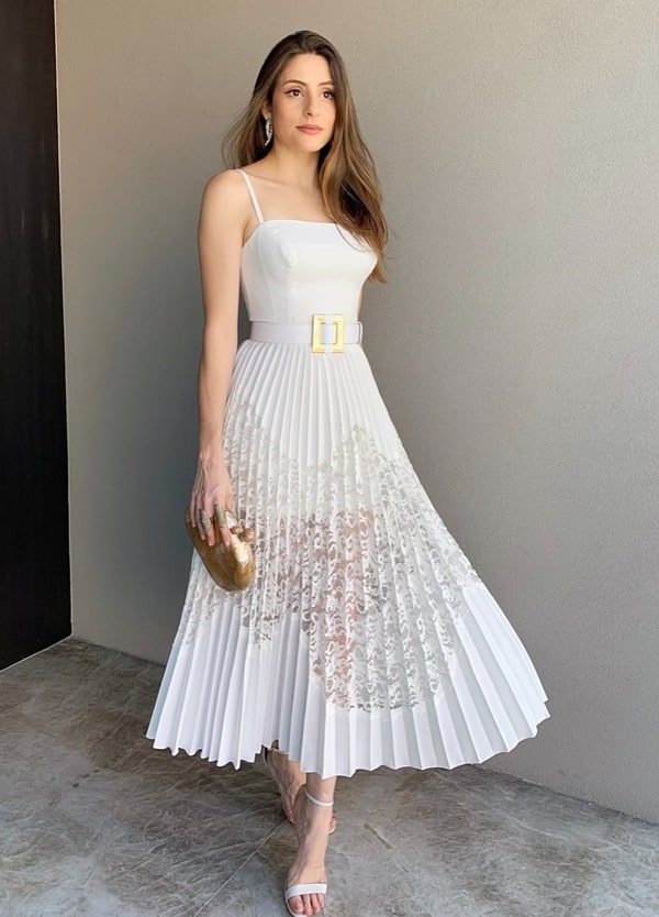 vestido midi branco plissado