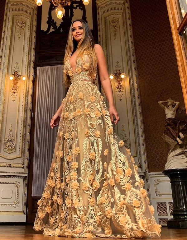 vestido de festa longo dourado com bordado 3D