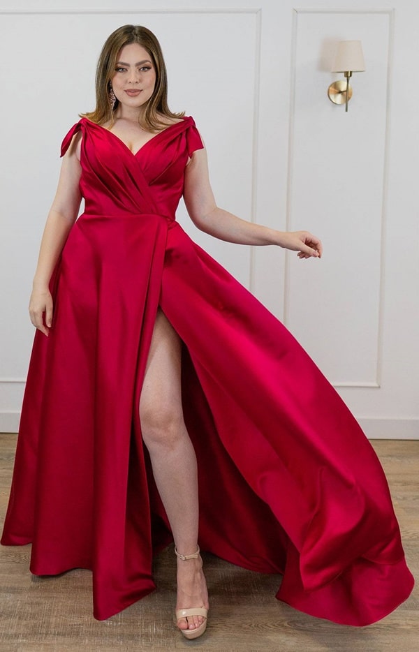 vestido de festa longo vermelho plus size com fenda