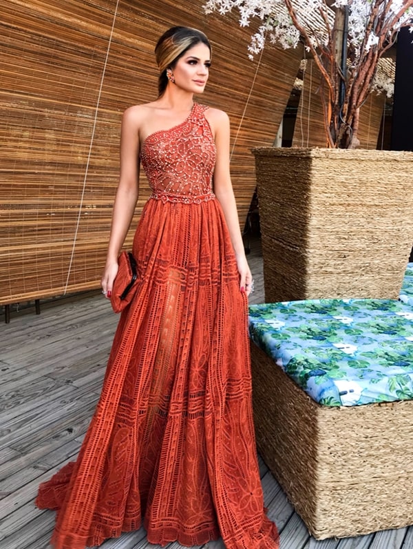 vestido de festa em tons terrosos para madrinha de casamento