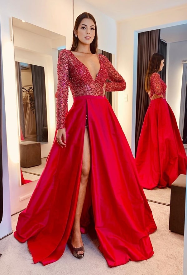 vestido de festa vermelho estilo princesa com fenda para formatura 2020