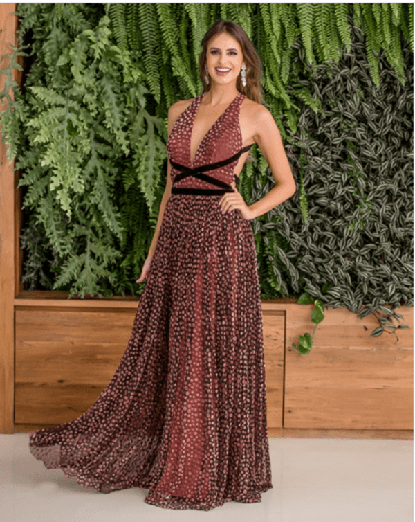 vestido longo em tom terroso para casamento
