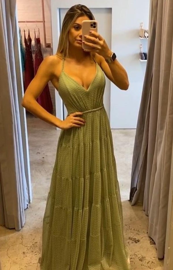 vestido longo verde oliva em tule de poás