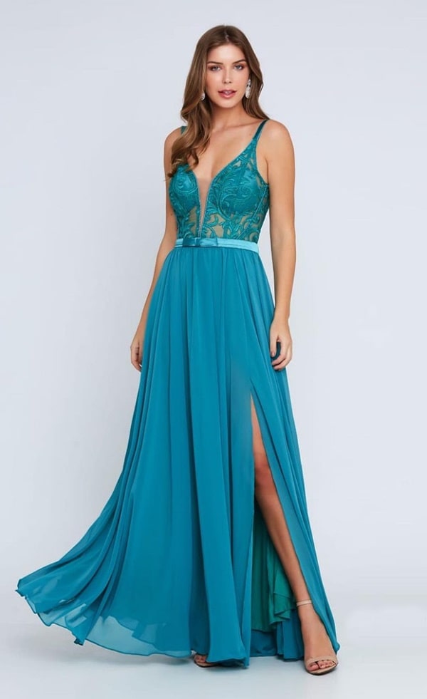 vestido longo azul tiffany com corpete justo e saia fluida