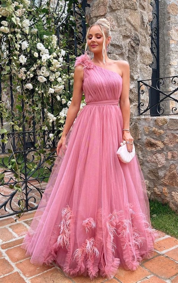 Layla Monteiro vestido de festa longo casamento rosa