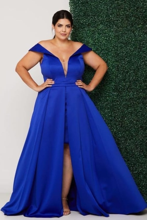  Vestido de festa plus size azul royal  com fenda
