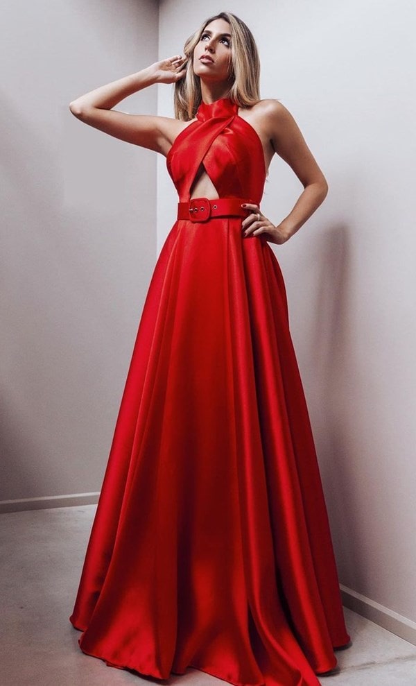 vestido de festa longo vermelho com cinto do mesmo tecido do vestido