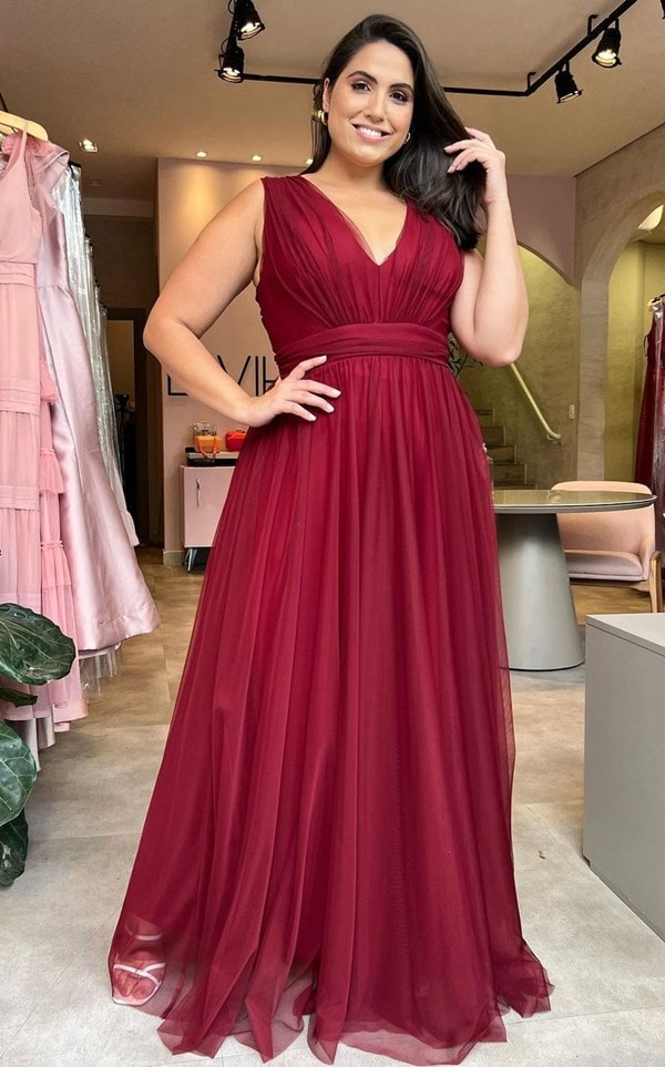 vestido longo marsala plus size para madrinha de casamento