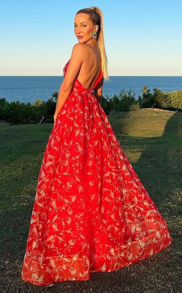 Vestido longo vermelho de organza  estampada casamento na praia