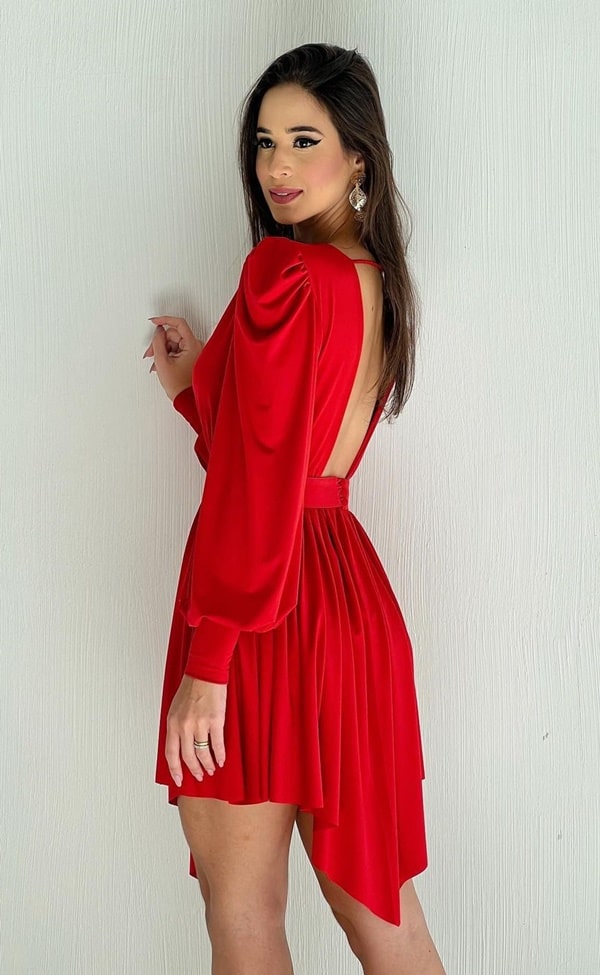 look natal femino vestido vermelho curto com decote nas costas e mangas longas
