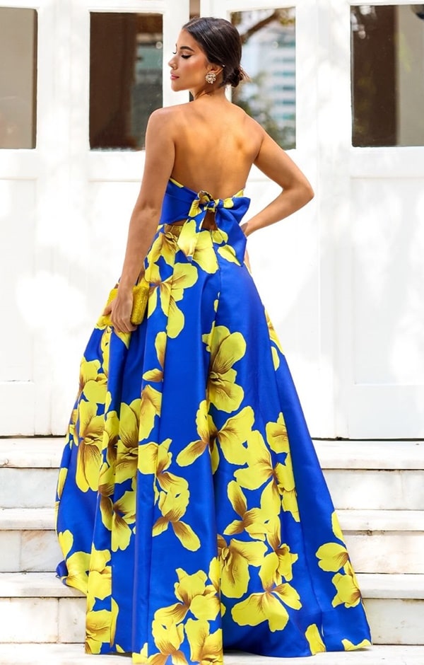 vestido de festa longo estampa floral azul e amarelo