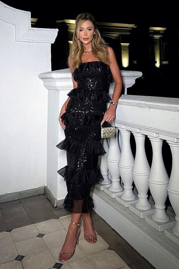 vestido longuete preto de paetês