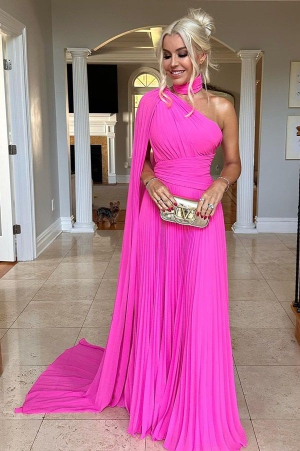 vestido de festa longa rosa com uma manga