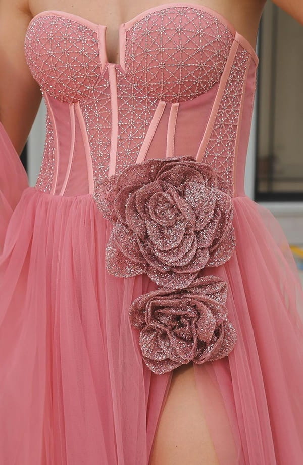 vestido de festa longo rosa com maxi flor 3D na cintura