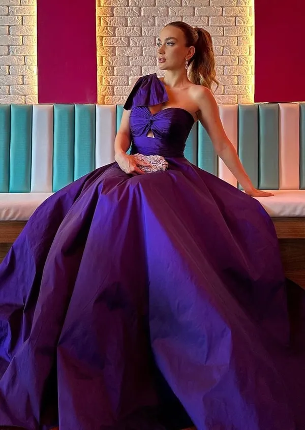 vestido de festa roxo estilo princesa para madrinha de casamento