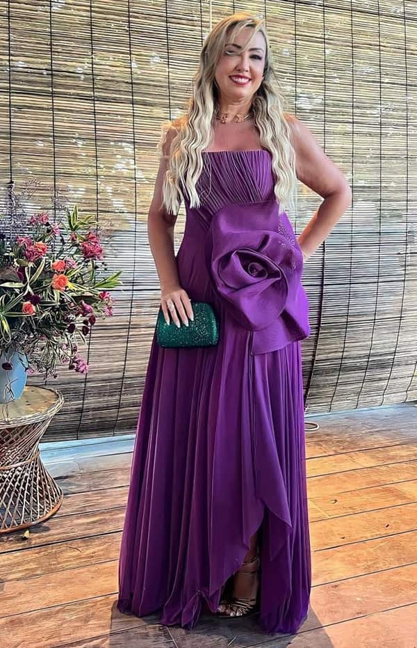 vestido de festa longo roxo para mãe do noivo