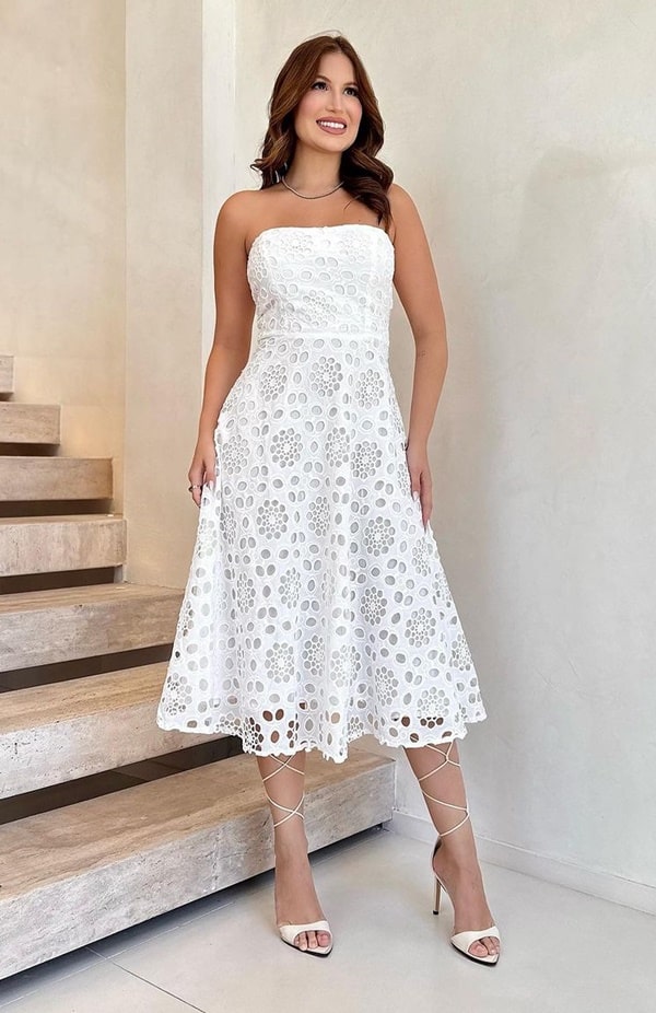 vestido branco midi de renda para noiva casamento civil