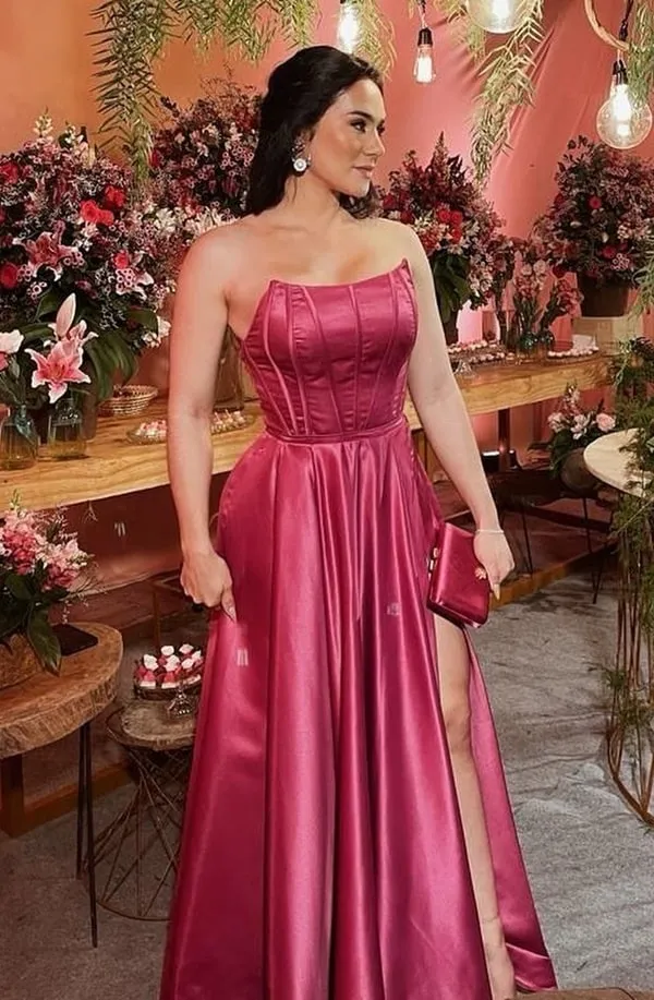 vestido rosa canela para madrinha de casamento, vestido com fenda  e corset
