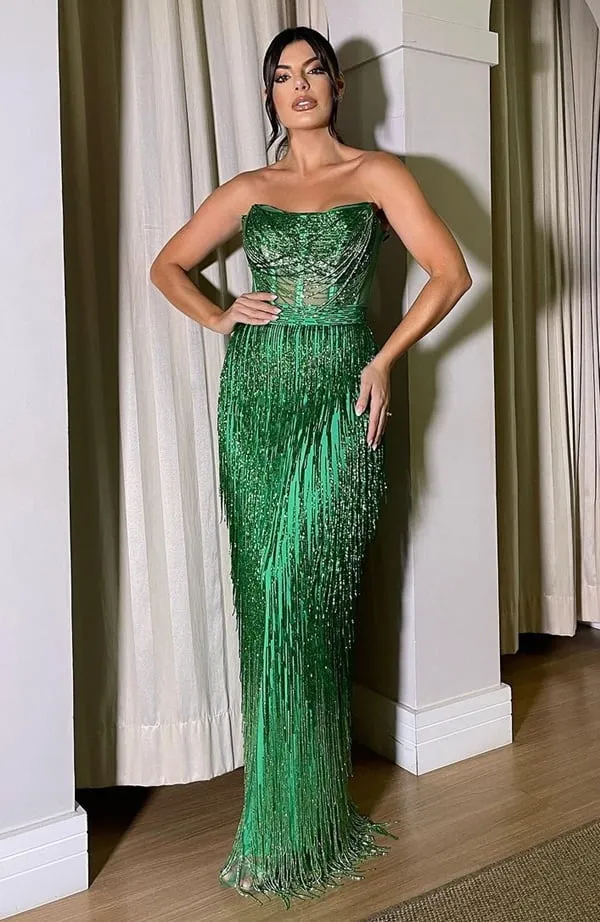 vestido de festa longo verde com franja para formanda