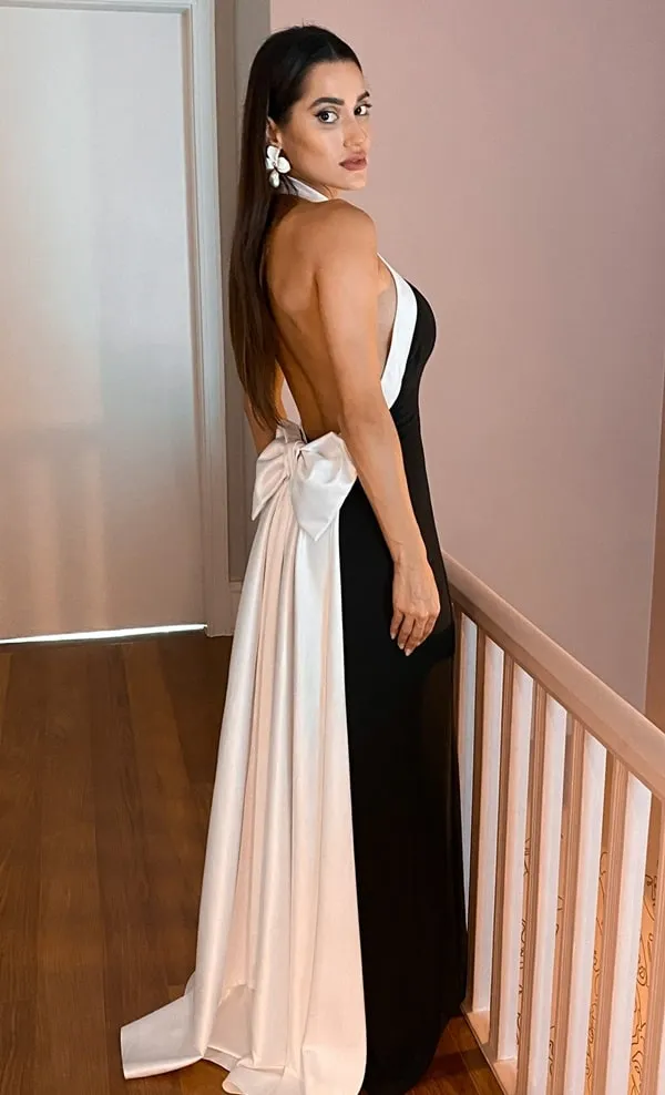vestido de festa longo preto e branco com decote nas costas e laço