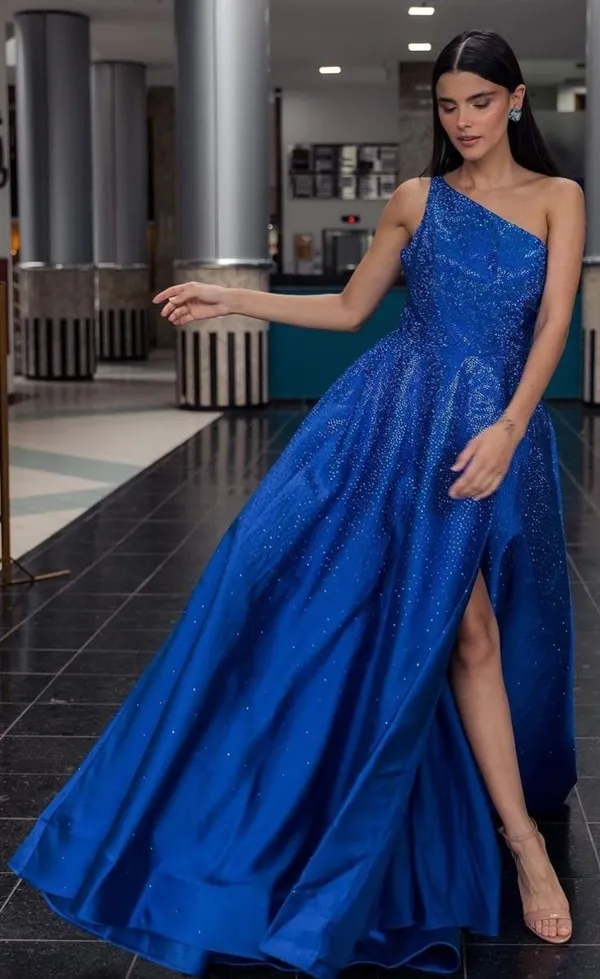 Vestido azul royal para formanda vestid ocom saia ampla com fenda e brilho no tecido
