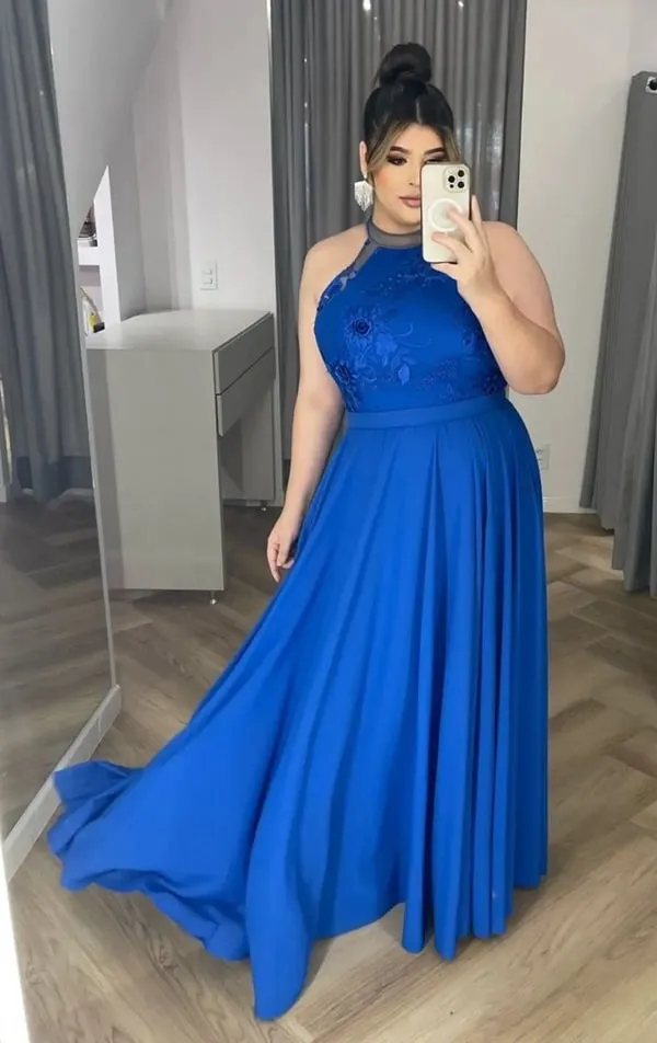 Vestido longo azul royal fluido com cintura marcada