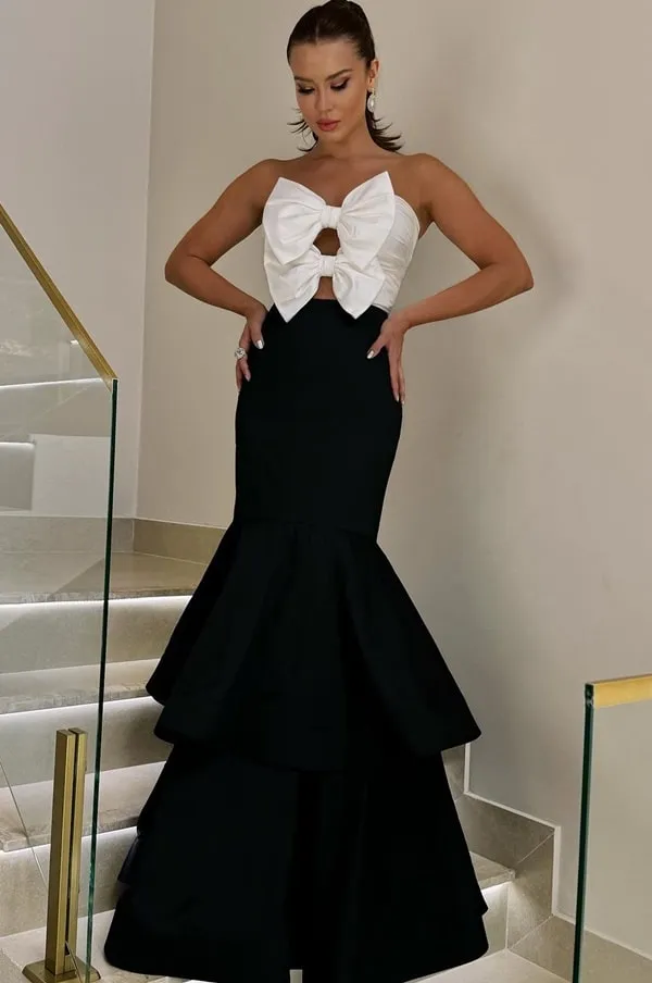 vestido de festa longo preto e branco modelo sereia com laços no corpete