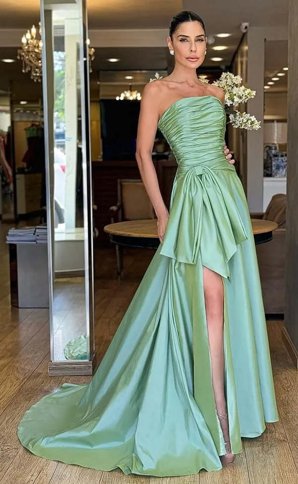 vestido longo verde menta com fenda