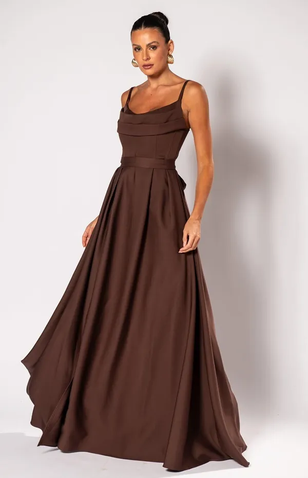 vestido longo marrom casamento dia