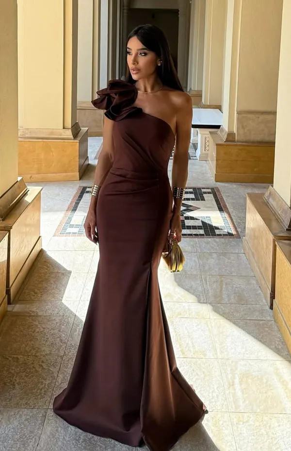 vestido de festa longo marrom justo para madrinha de casamento