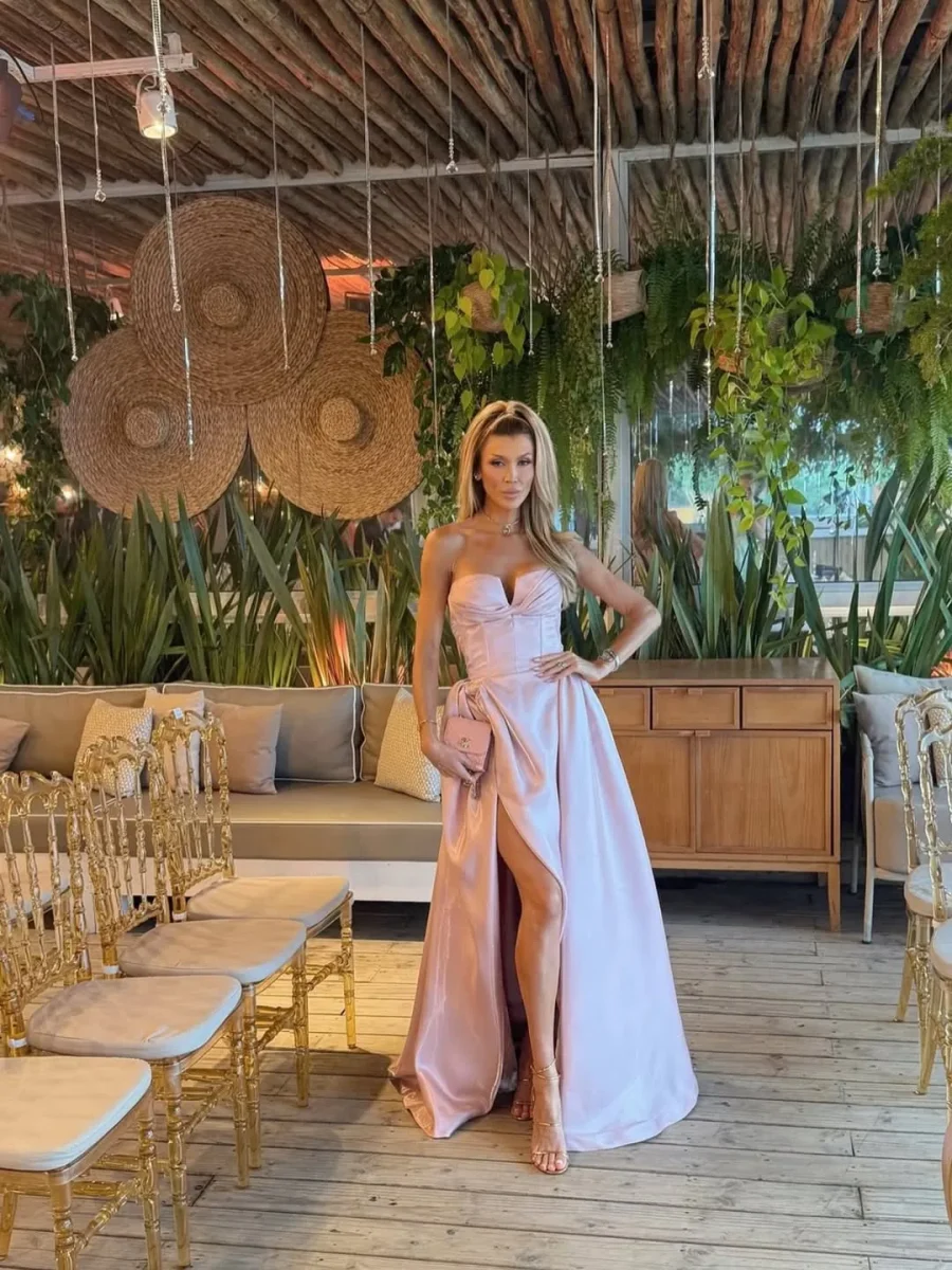 vestido rose madrinha com fenda